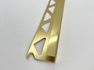Алюмінієвий профіль Р-подібний  h-10мм, колір поліроване золото, 270 см